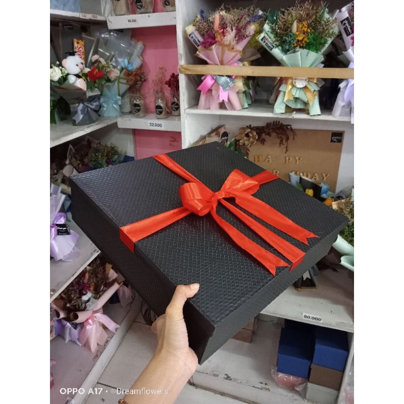 

kotak kado / box gift ukuran 40x38x10cm