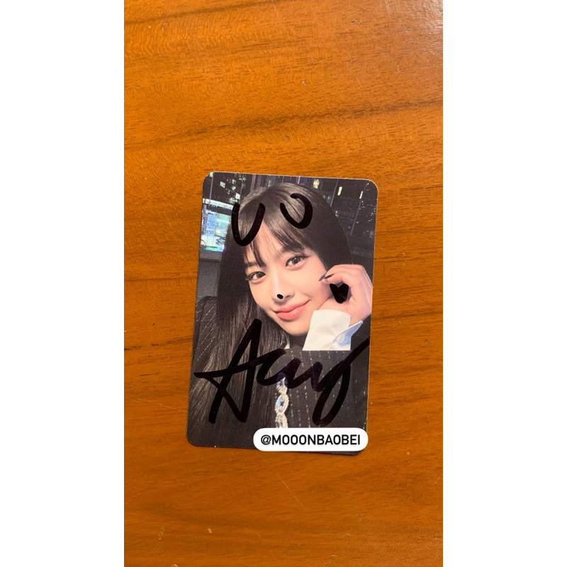 Signed PC Photocard Yujin I’ve Ive Ver 3