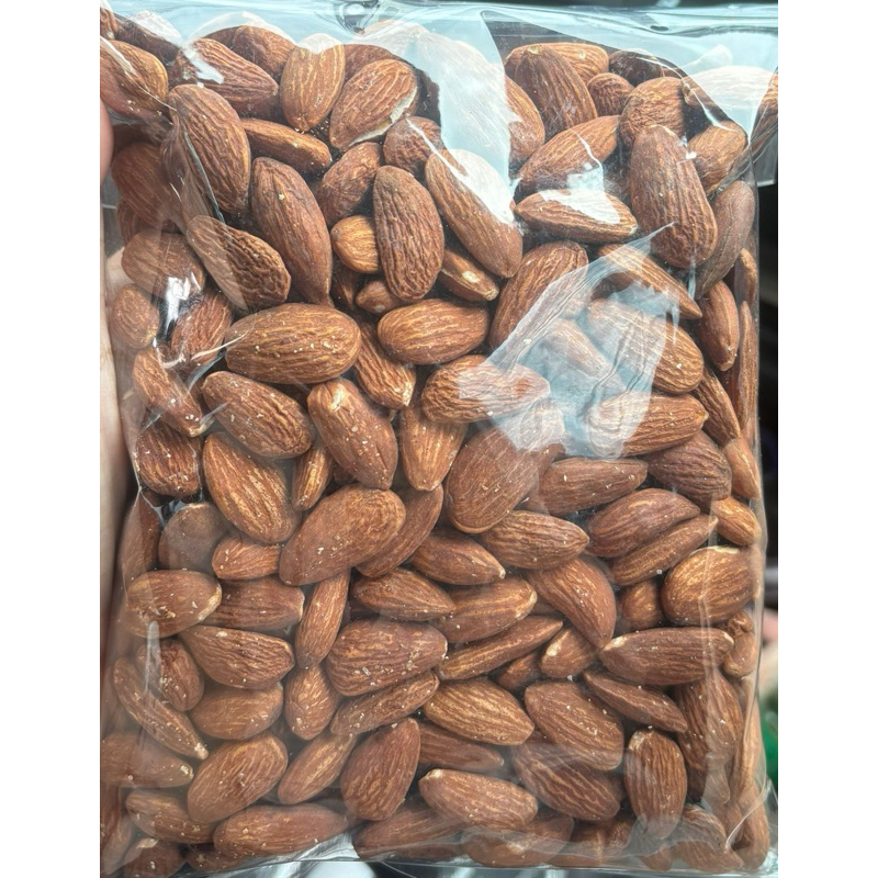 

Kacang Almond matang 1 Kg
