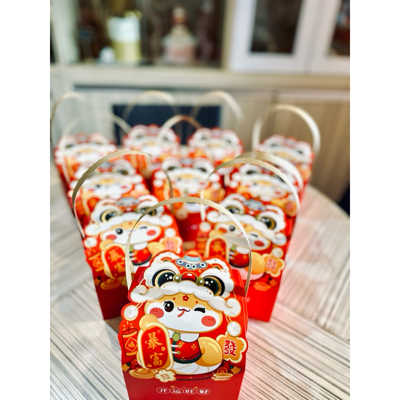 

Hampers Imlek Premium Pineapple Pastry / Premium Pineapple Cake Year Of Snake