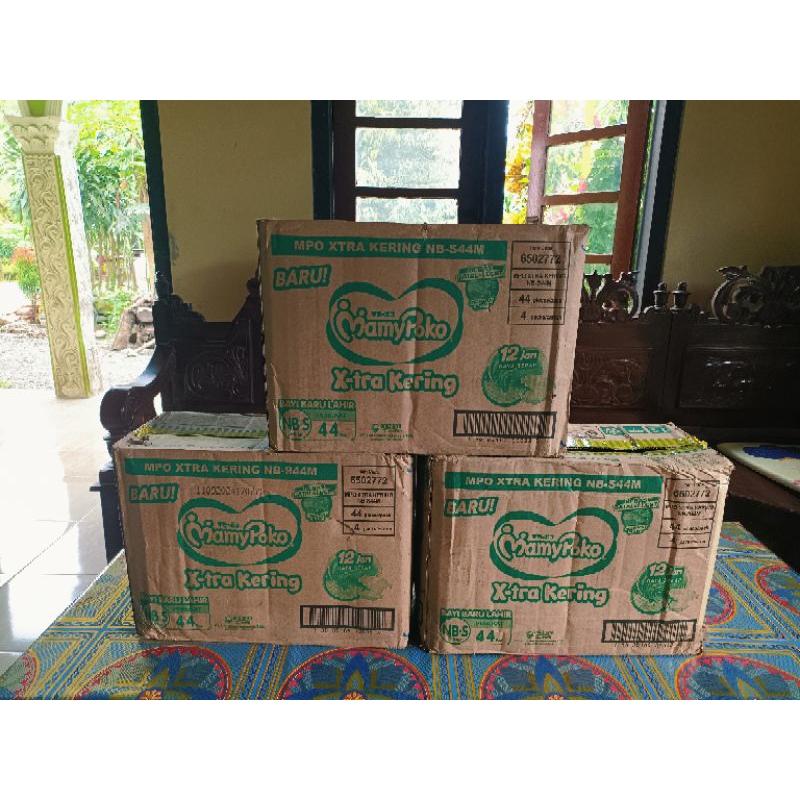 Mamypoko NBS-44 Perekat (4BALL/1KARTON)