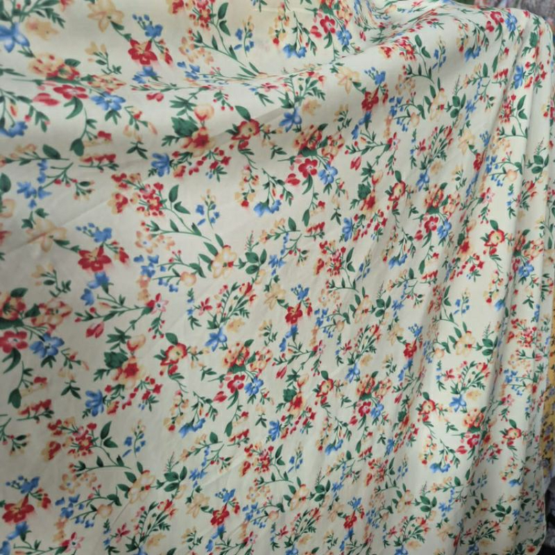 KAIN SATIN SILK PREMIUM MOTIF BUNGA KECIL  - KAIN SATIN MOTIF BUNGA KECIL HARGA/0,5M