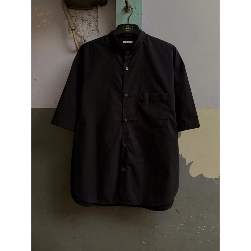 kemeja Shanghai GU black lengan pendek preloved