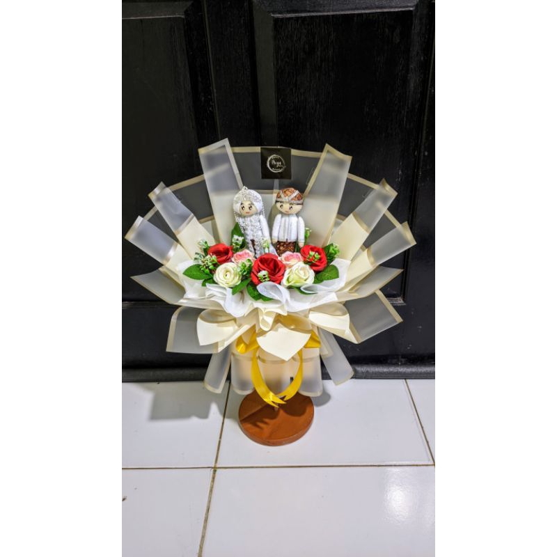 Buket Boneka Pengantin