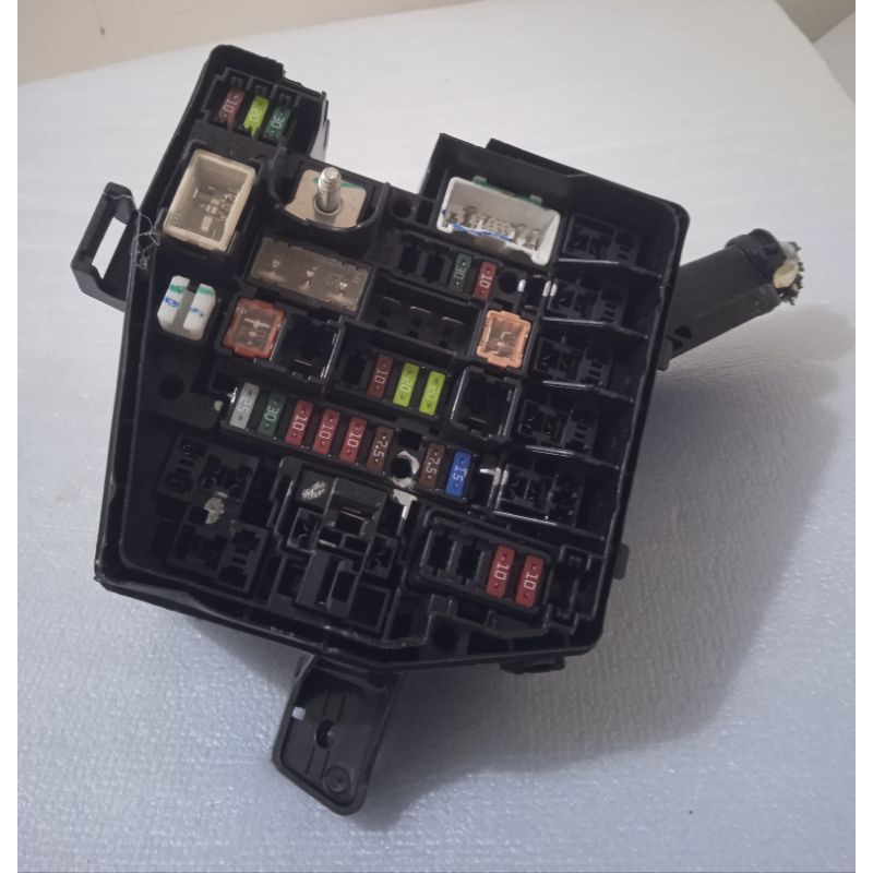 box sekring toyota yaris vios original