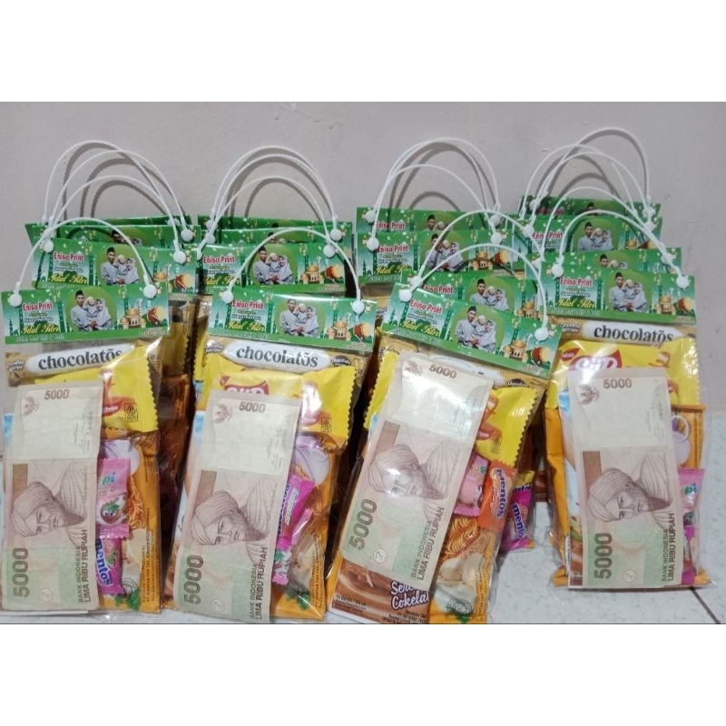 

Paket Snack Lebaran, Ultah, Khitan, dll