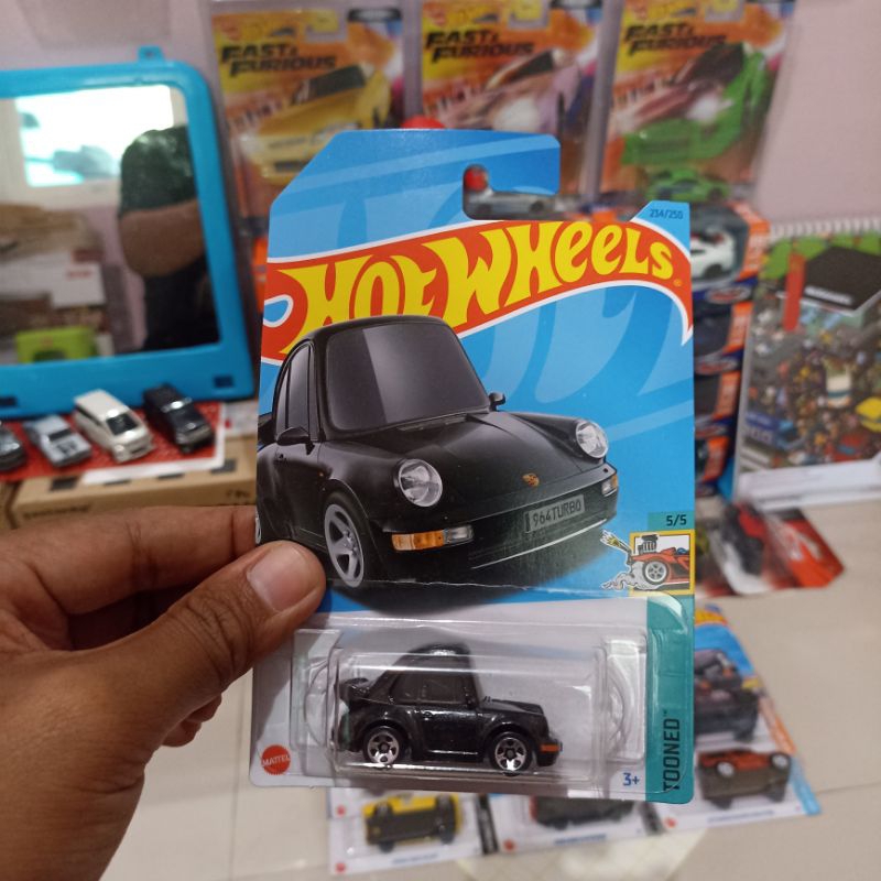 Hot Wheels Porsche Turbo 964 Toned Hitam