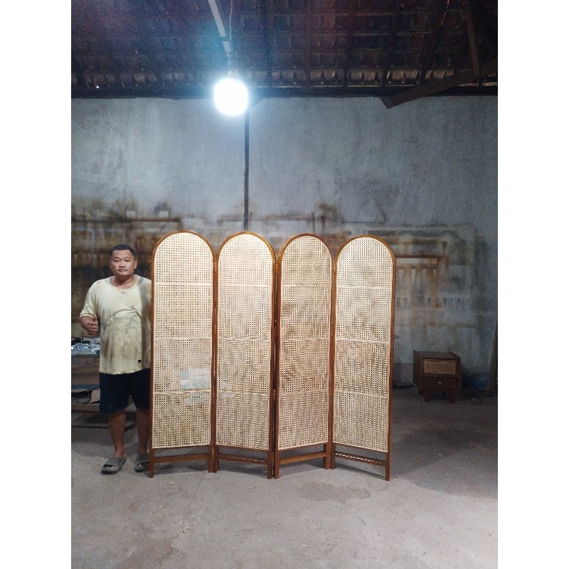 penyekat ruangan rotan