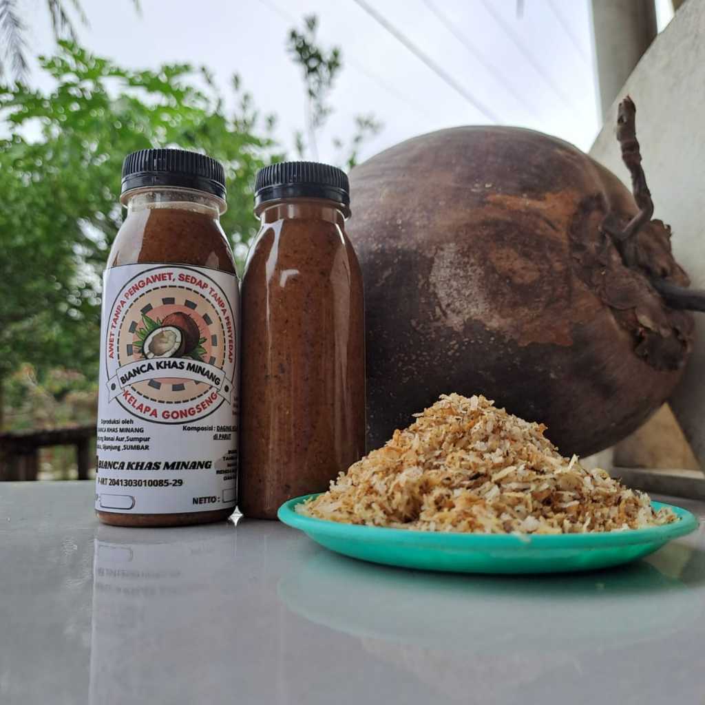 

100 gr kelapa gongseng + botol bumbu tamabhan memasak rendang, ambu-ambu