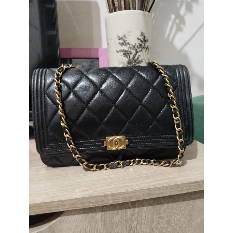 WOC Chanel boy black