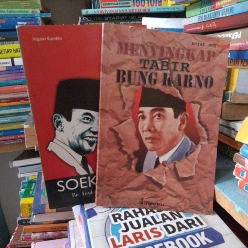 2 Buku soekarno
