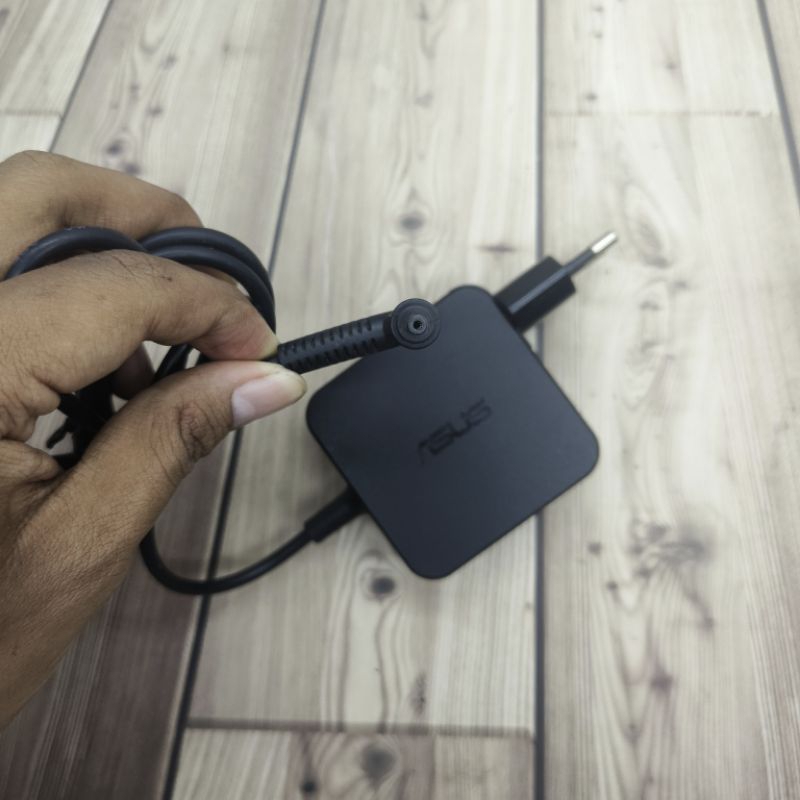 Charger Asus X441 A540L A540LA C200 C200M C202SA D553 X102BA X200 X200C X200L X200M | 19V 2.37A seco