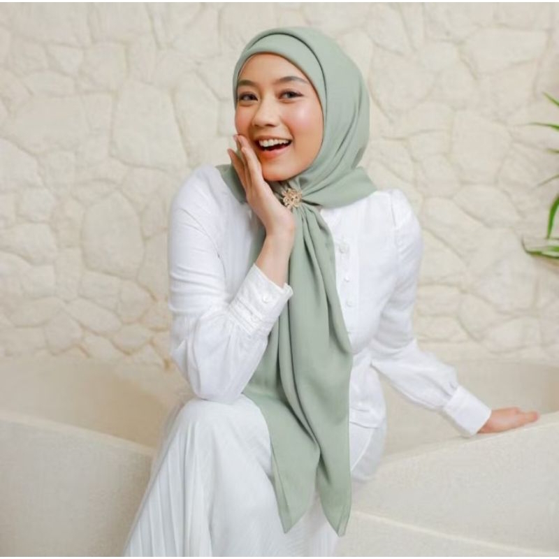 Zoya Benazir Scarf Segi Empat Polos