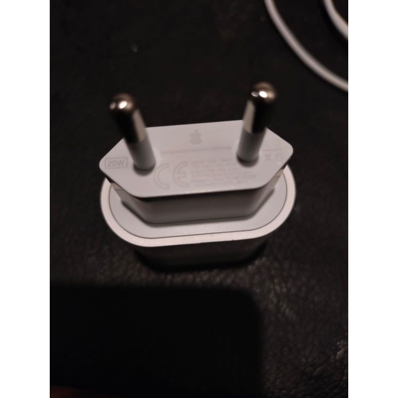 adaptor carger iphone 20w ibox tidak nempel magnet