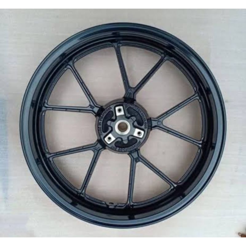 velg resing suzuki GSX R 150 belakang