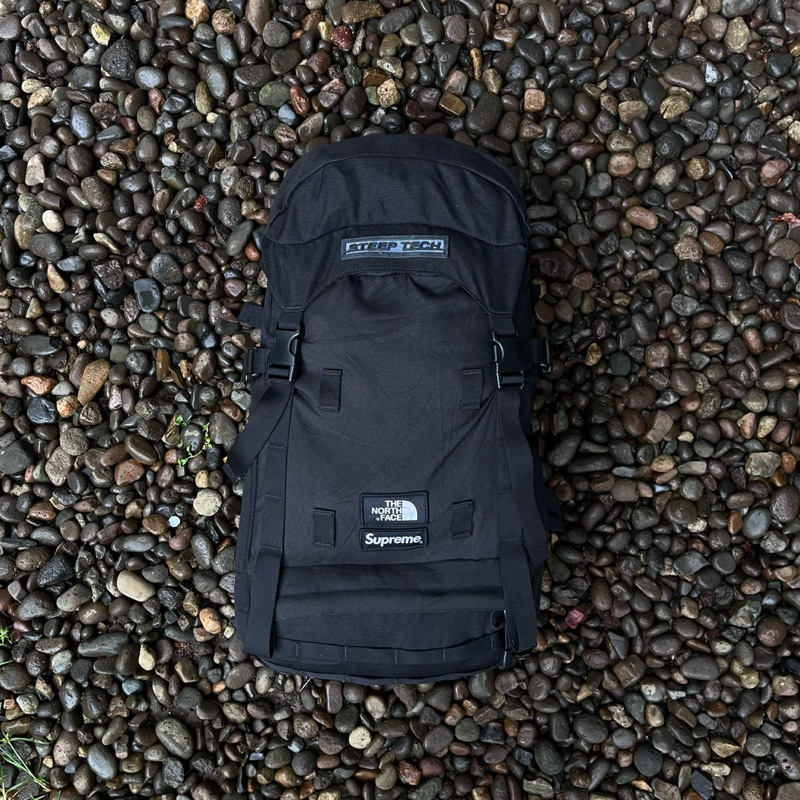 backpack carrier tas tnf x suprm