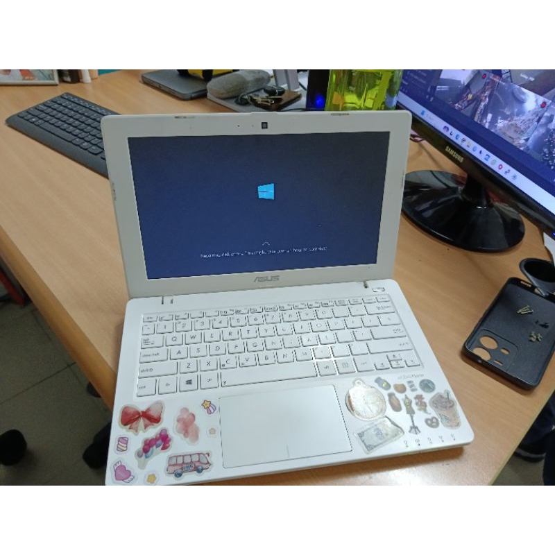 Laptop Asus X200CA