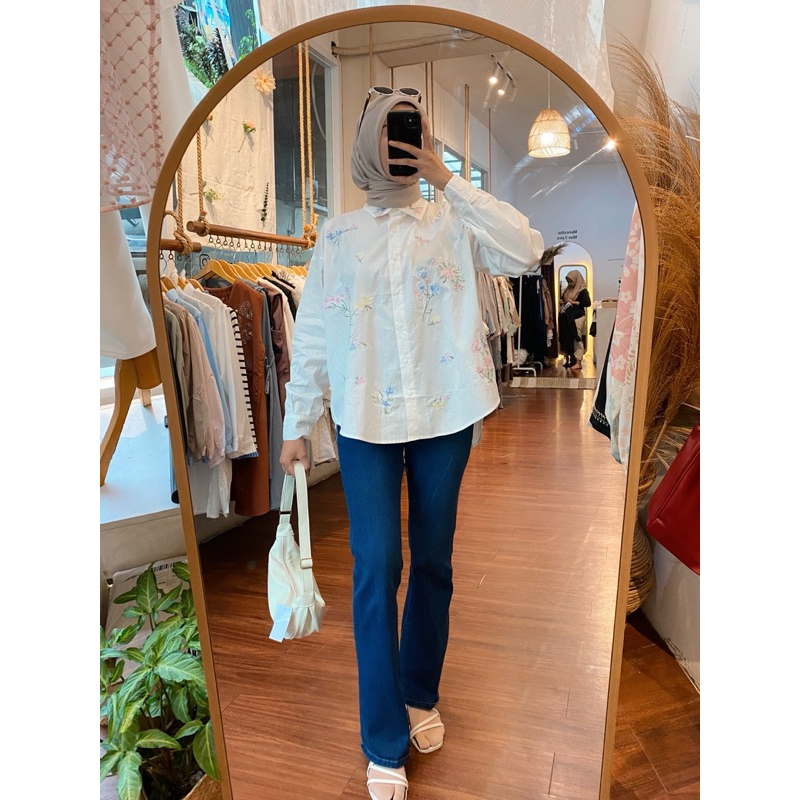 Lighter.id - Evonne White Shirt Katun ( Atasan Wanita , Kemeja Bordir , Busui )