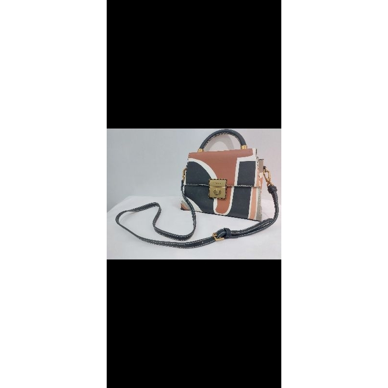 PRELOVED TAS Charles&Keith