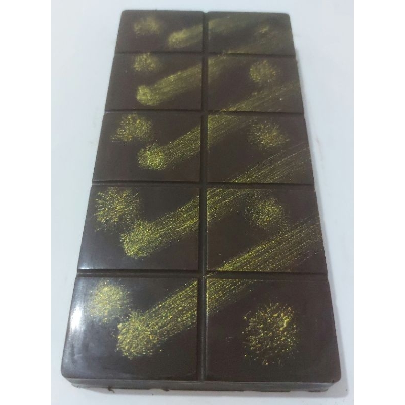 

Coklat Dubai (Pistachio Kunafa-dark chocolate 56%)