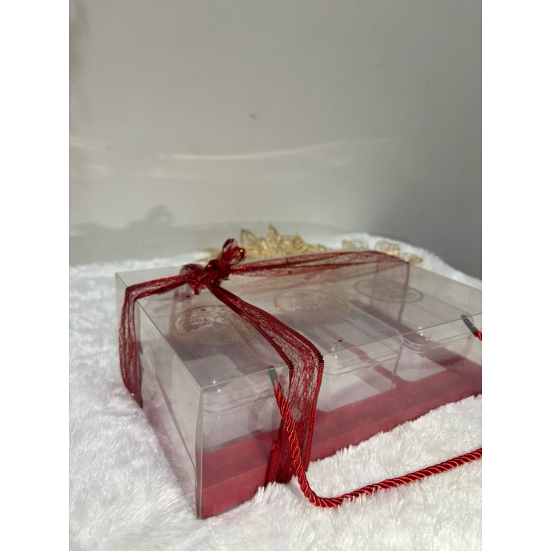 

Box mika hampers Cantik