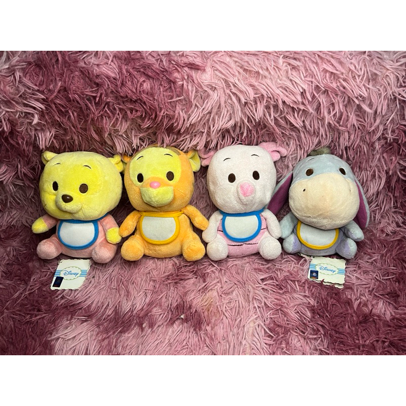 Sekawan Boneka Pooh Piglet Tiger Eeyore Kostum Celemek