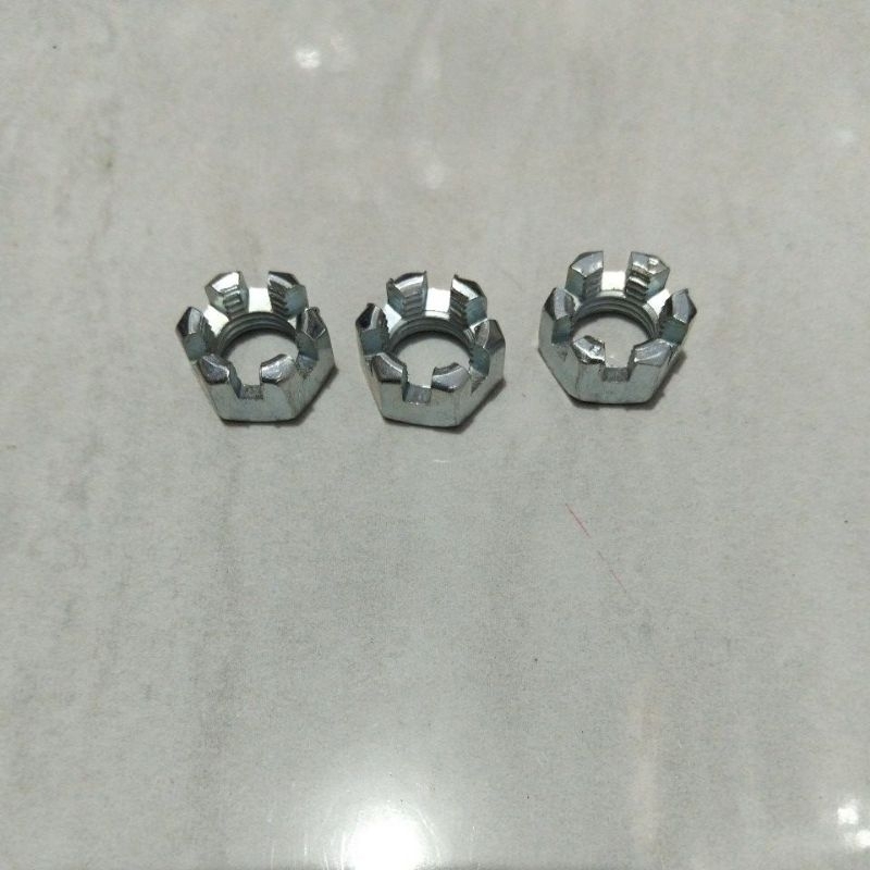 YZC / Yst -DX TF-105 Mesin Yanmar Castle nut/ Mur Kembang M-12 posisi di dalam  pulley kampas harga 