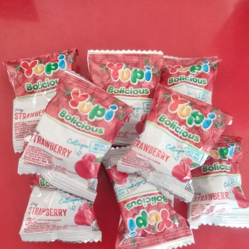 

Yoppi Bologi Kering Strawberry