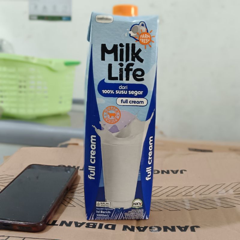 

Milk Life full cream 1liter