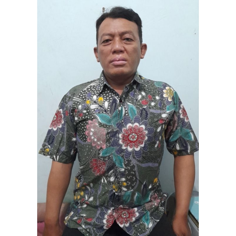 Kemeja Batik Pria Lengan pendek motif bunga