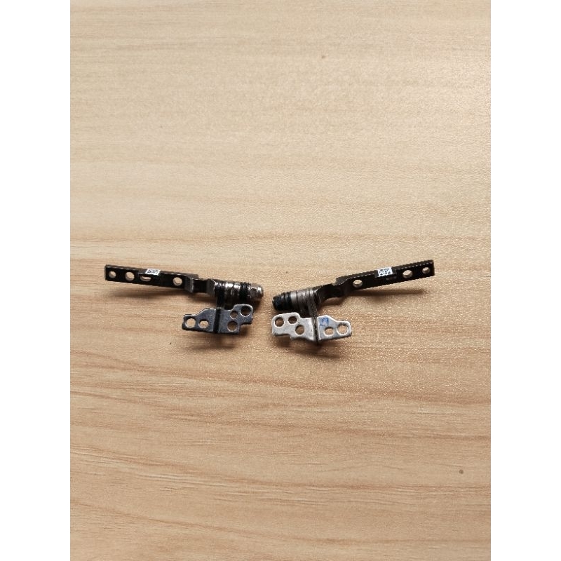 Engsel Laptop Dell Latitude 7390