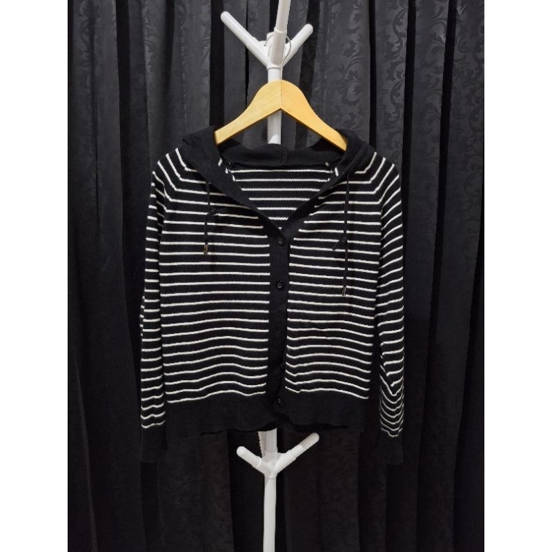 Cardigan Hoodie Garis-garis Salur Hitam Putih