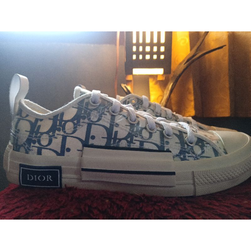 Sepatu Dior low