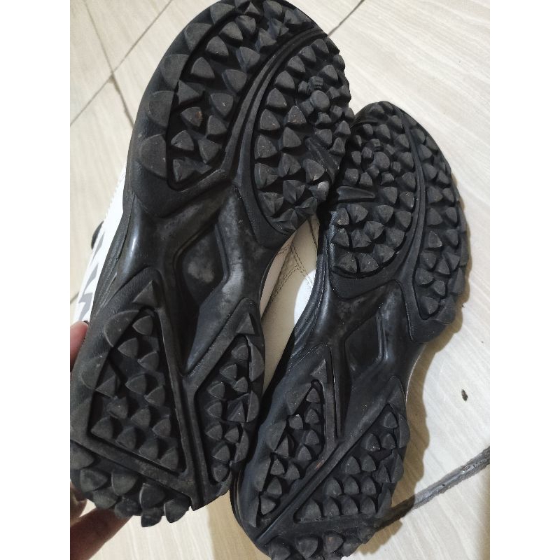 sepatu golf NASSAU, sz 42,5 ,, insole 27 cm. tapak aman lem2 an aman, tanpa sariawan