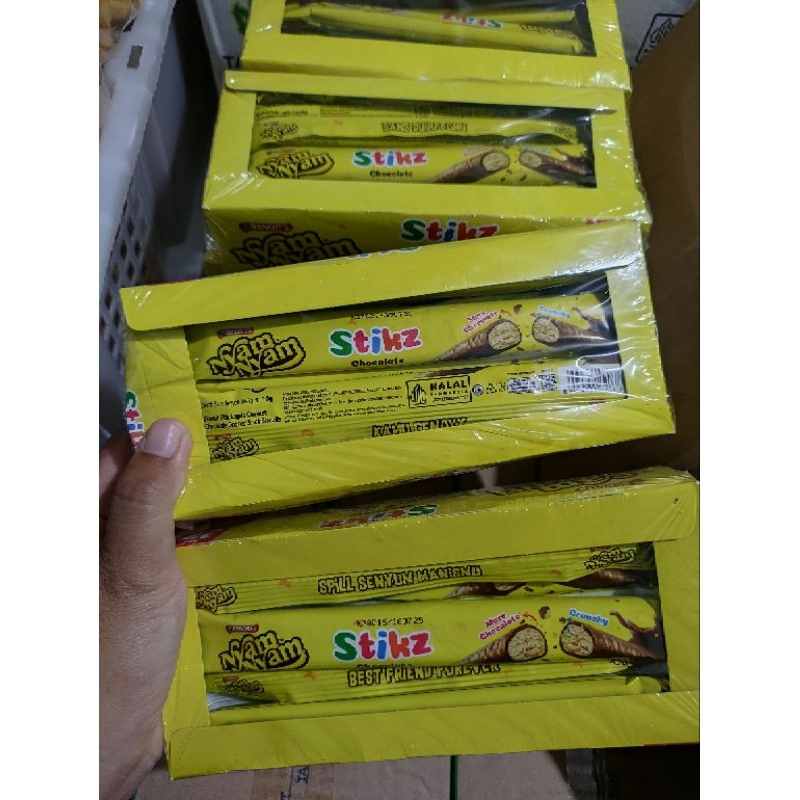 

nyam nyam stik isi 12