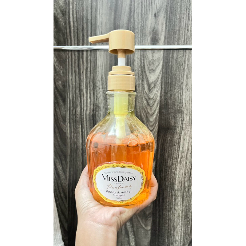 [PRELOVED] MISS DAISY SHAMPOO / SHAMPOO MISS DAISY / MISS DAISY L’AMORE PARFUME PEONY & AMBER SHAMPO