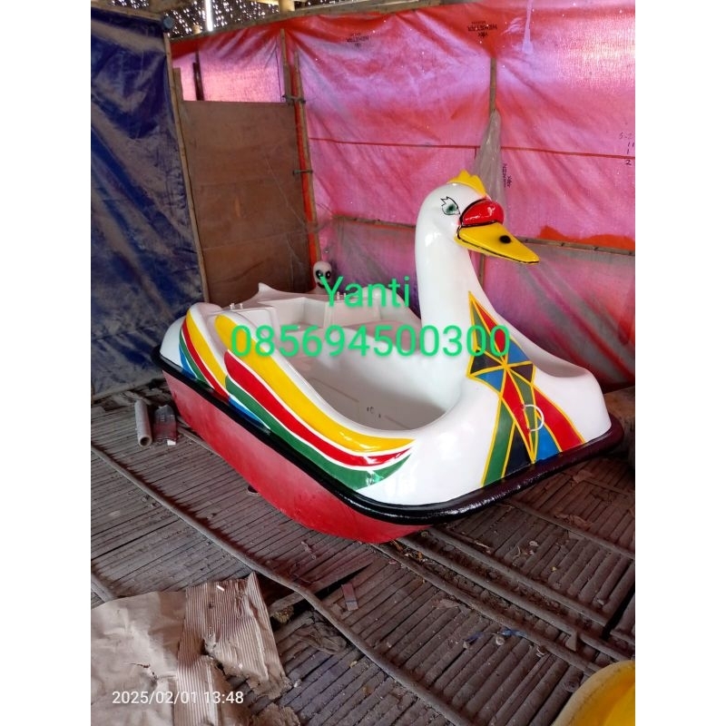 sepeda air bebek mini, sepeda air gowes, perahu wisata danau,bebek bebekan