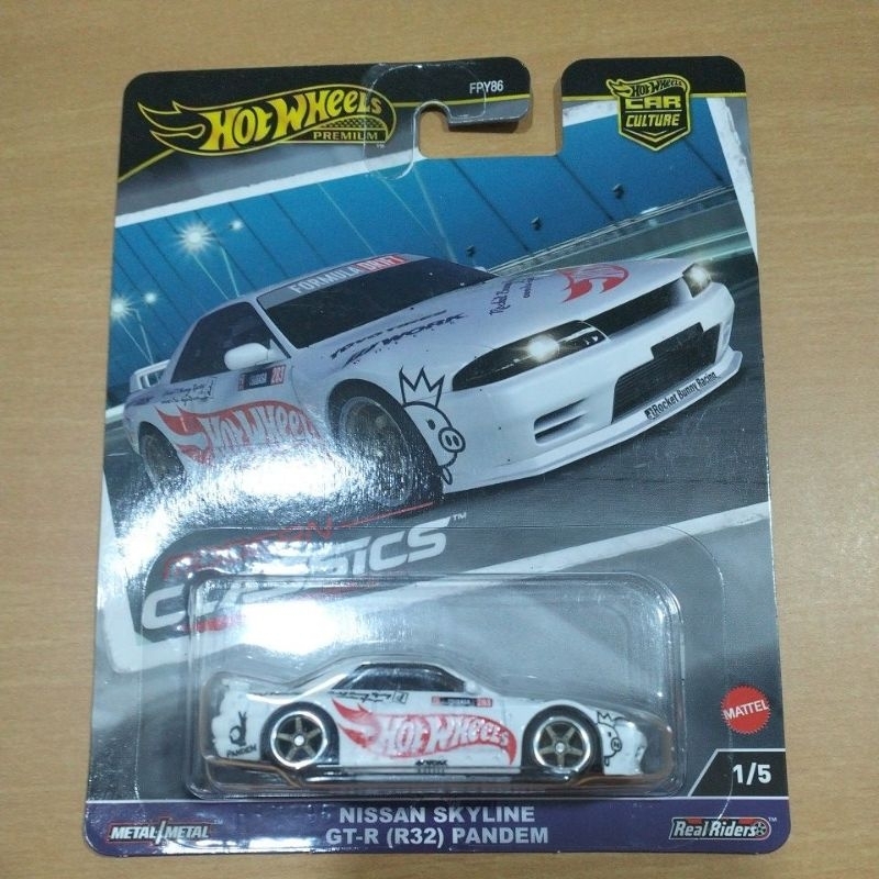 Hotwheels Premium NISSAN SKYLINE GT-R (R32) PANDEM