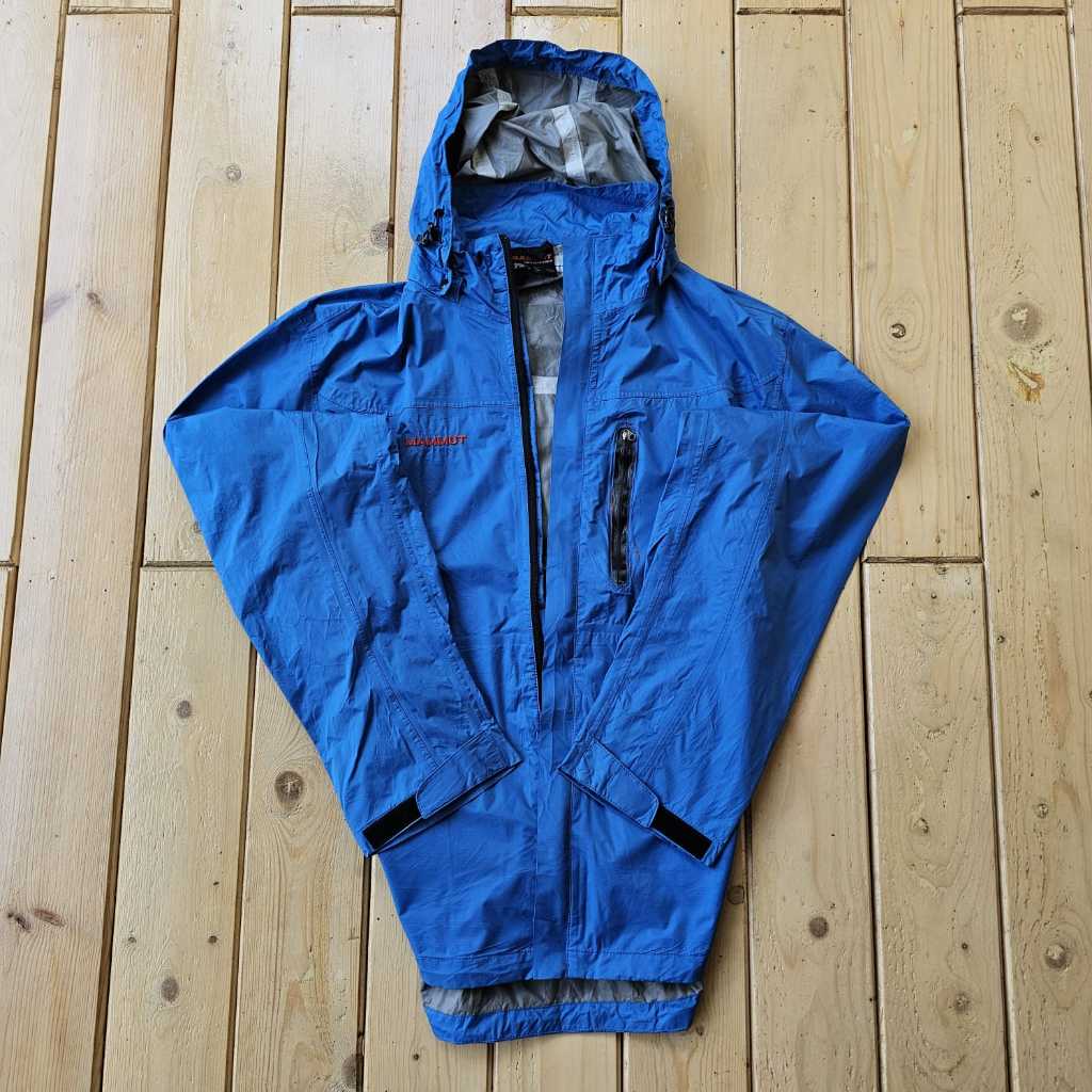 JAKET OUTDOOR MAM*UT