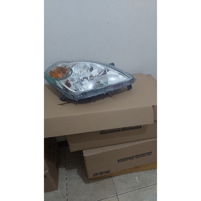 Lampu depan mobil headlamp avanza xenia vvti 2005-2011 original sisi kanan