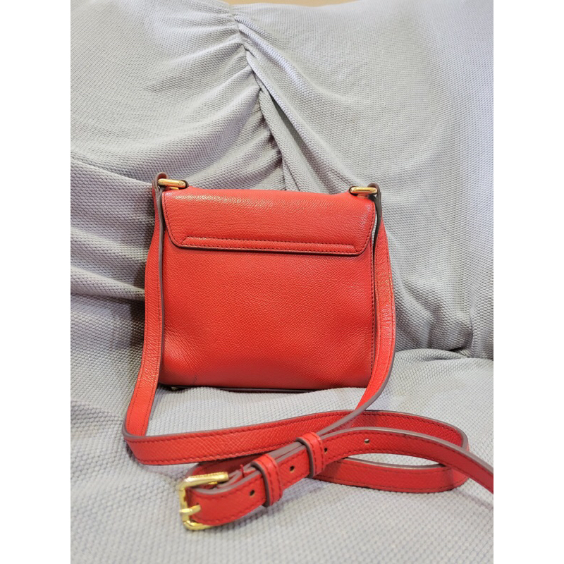 Tas Sling Merah Dolce Gabana Kulit Asli Preloved