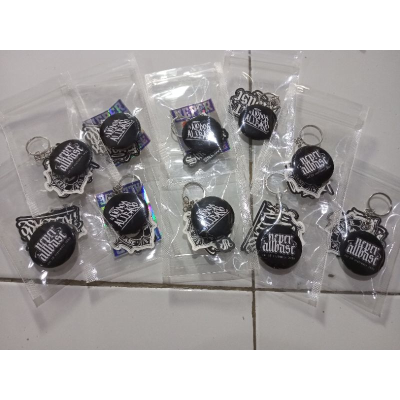 

GANTUNGAN KUNCI DAN STIKER NEPER 3PCS