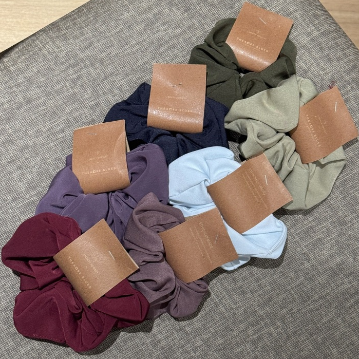 Ikat Rambut SCRUNCHIE Kain Theatre Blues