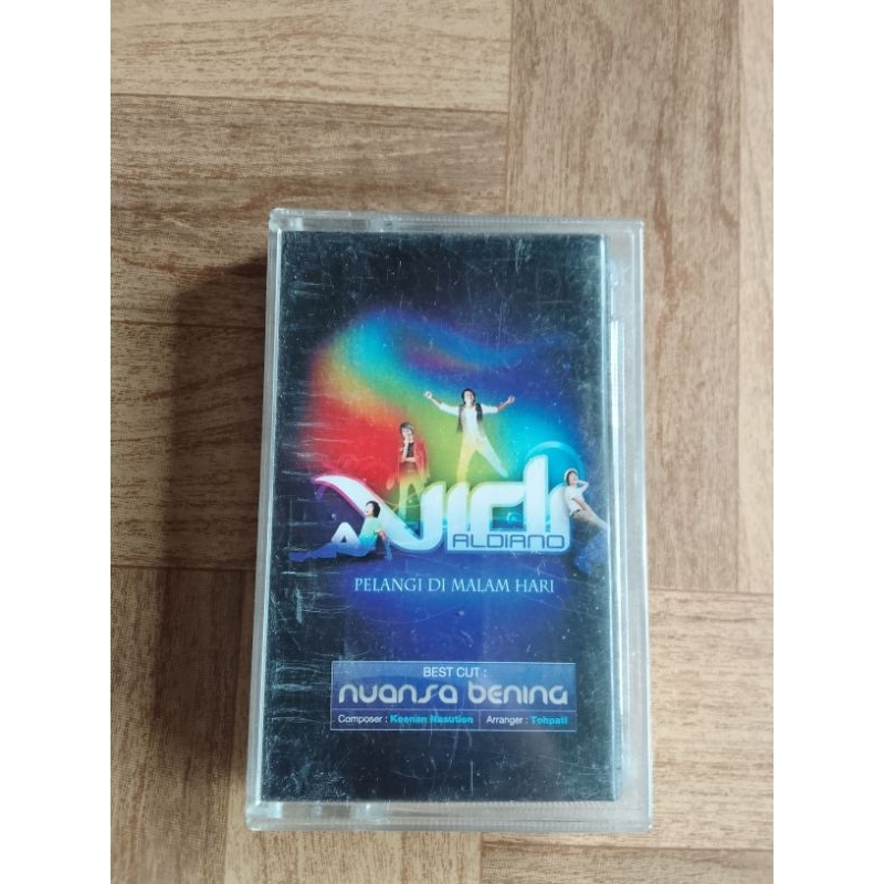 kaset pita VIDI ALDIANO "pelangi di malam hari"