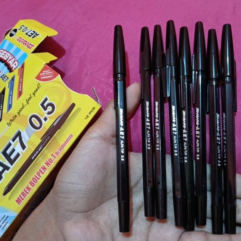 

Pulpen Standar AE7 0.5