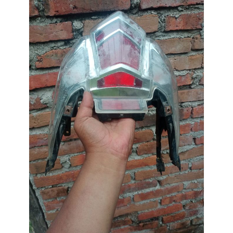stoplamp lampu belakang Yamaha Xeon karbu