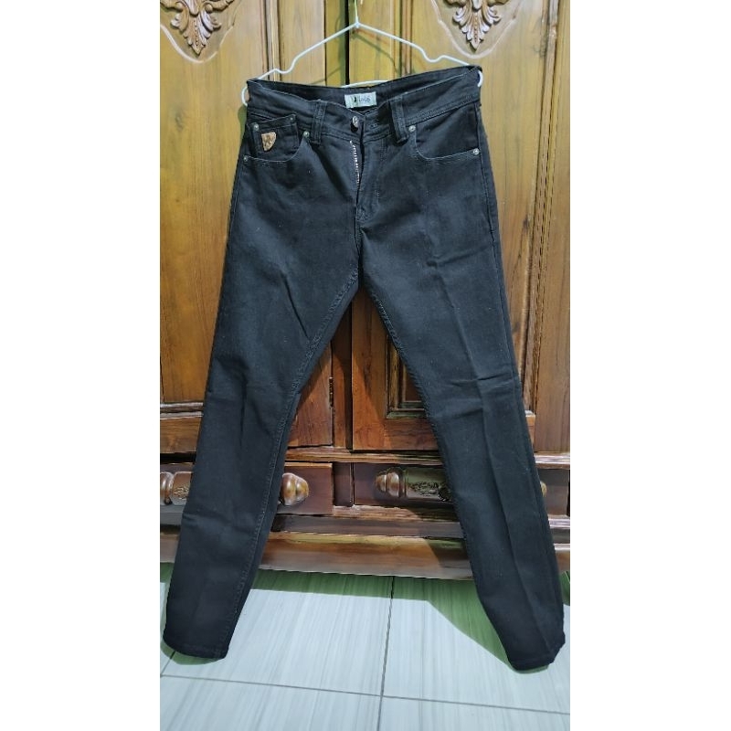 jeans lois hitam size 32 second