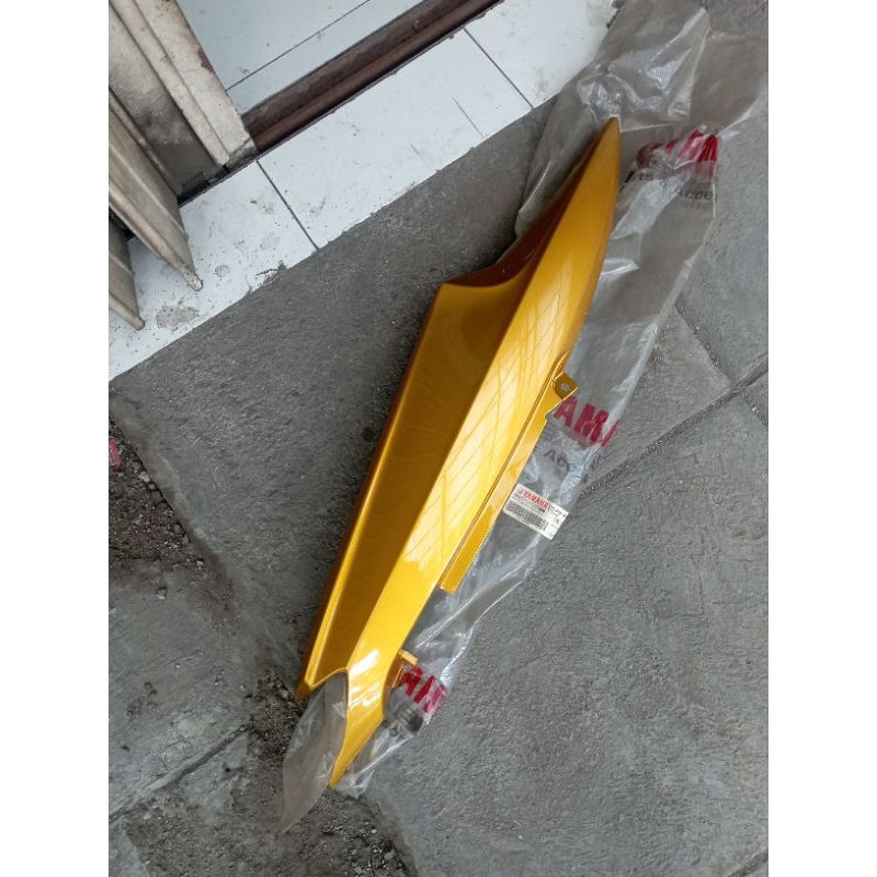 COVER BODY KIRI YAMAHA MIO SMILE KUNING EMAS ORIGINAL YGP 51S-F1721-00-P6