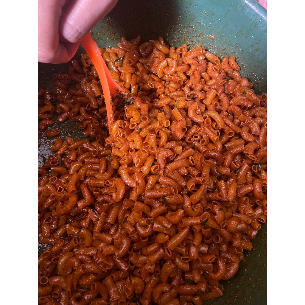 

ADR Makroni cikruh 1 KG pedas daun jeruk pedas,extra pedas gurih