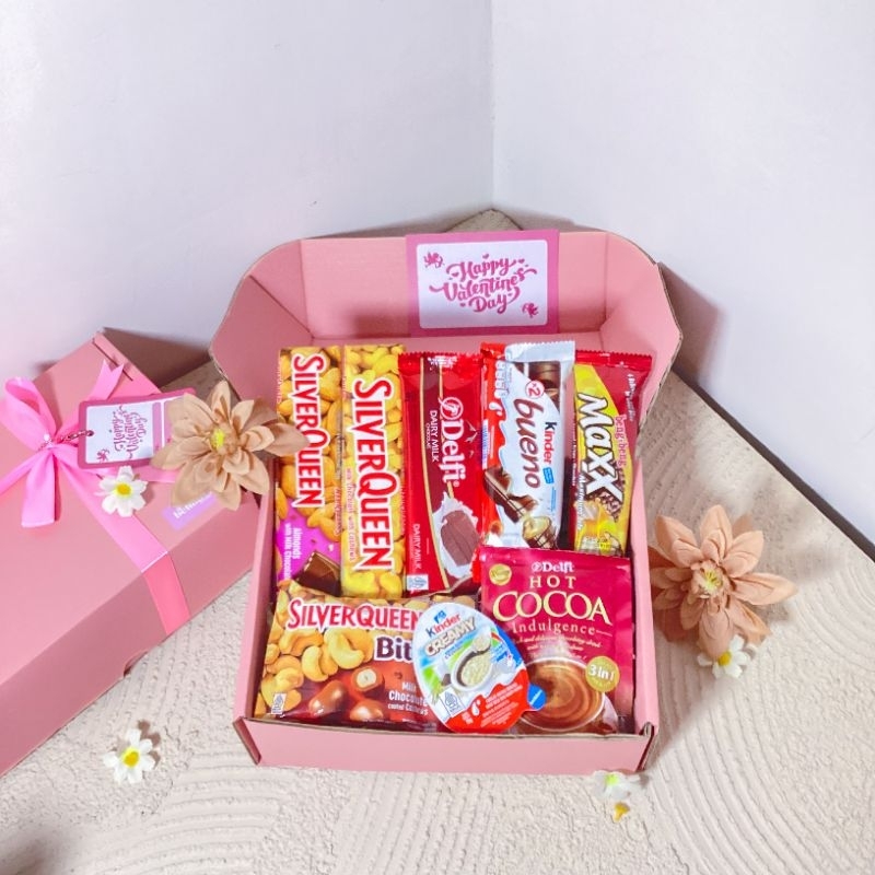 

[LUXURY] Hampers Valentine / Kado Valentine / Hampers Ultah / Birthday Gift / Valentine Gift / Kado Cewek / Hadiah Pacar / Kado Bestie / Hadiah Ulang Tahun / Kado Pacar / Gift Box / Hampers Kado Jember / Custom Foto / Hampers Custom / Coklat Valentine